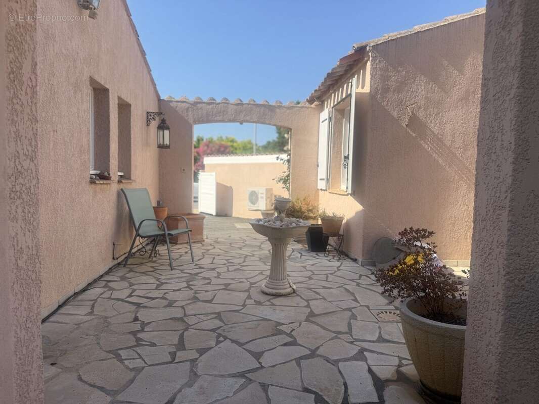 Maison à MONTADY