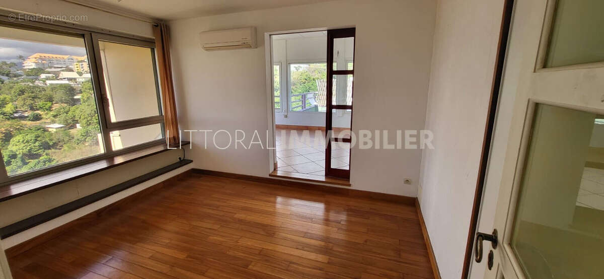 Appartement à SAINT-DENIS