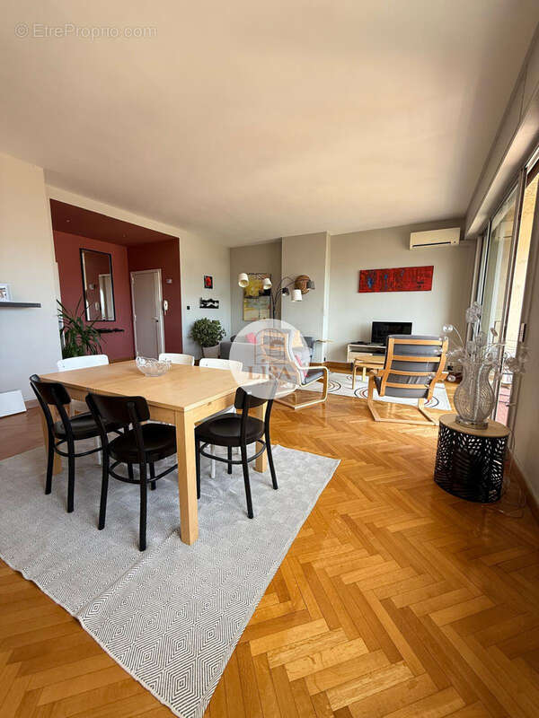 Appartement à MARSEILLE-6E