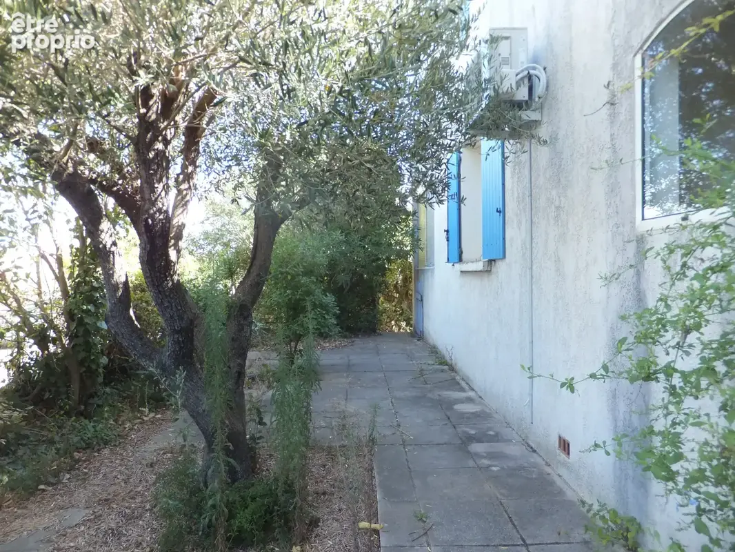 Villa 5 pièces avec 2 garages et jardin - photo 8