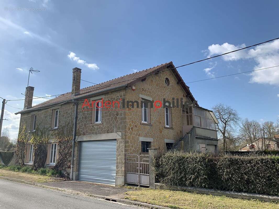 Maison à AMBLY-FLEURY