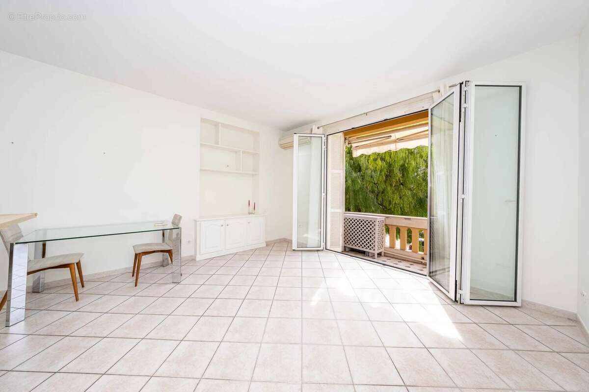 Appartement à BEAULIEU-SUR-MER