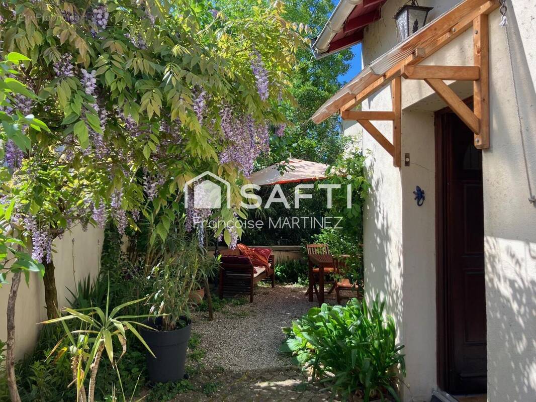 Photo 1 - Maison à BRON