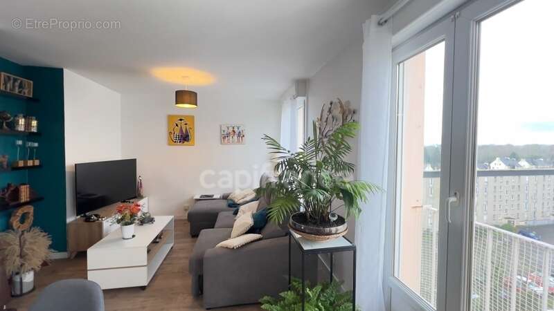 QUIMPER-Sud, rue du Léon (Quartier Prat-Maria), appartement de type T5 modifié en T4 de plus de 83 m² habitable, situé au 7ème é - photo 3