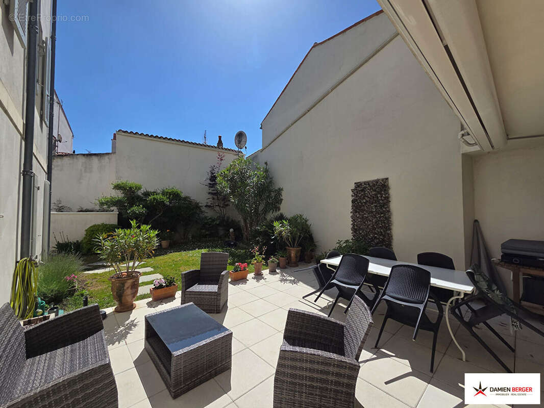 La Rochelle - Vieux port - Appartement T4. - photo 2