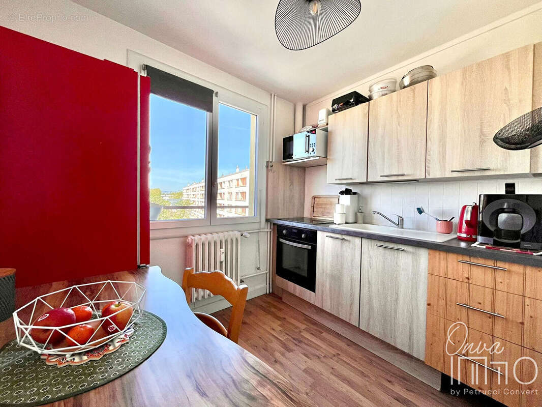 Appartement à DECINES-CHARPIEU