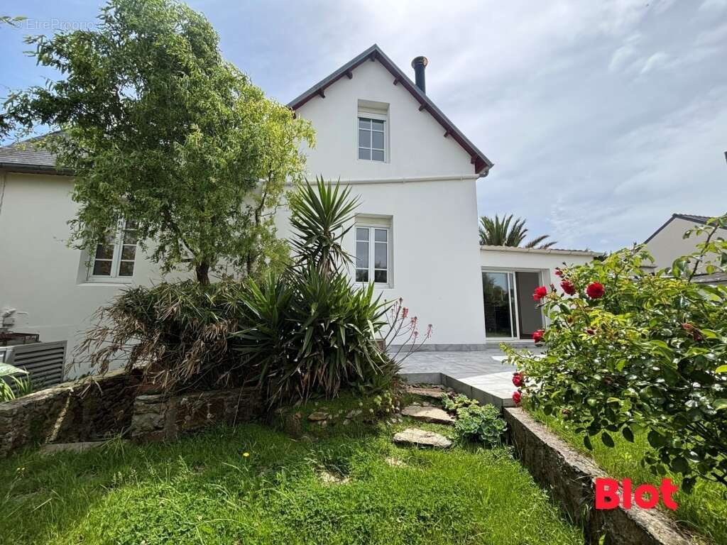 Maison à PLOUGONVELIN