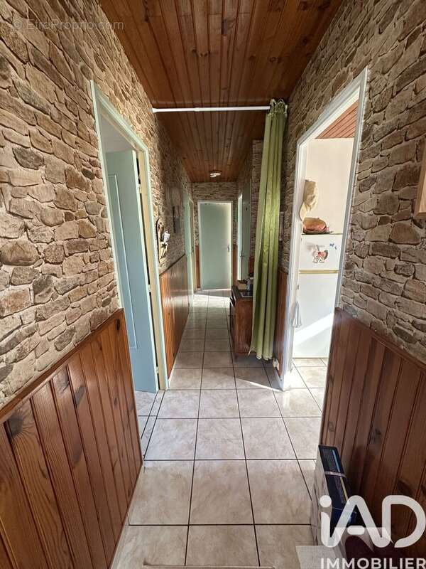 Photo 8 - Maison à CHEZAL-BENOIT
