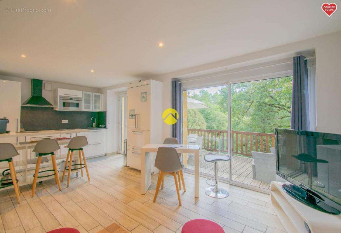 Maison à LE BUISSON-DE-CADOUIN