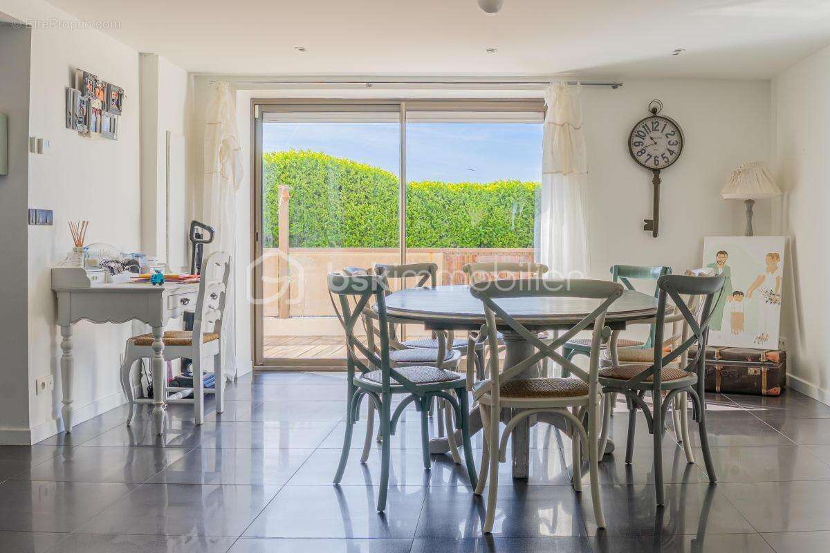 Appartement à PRINGY