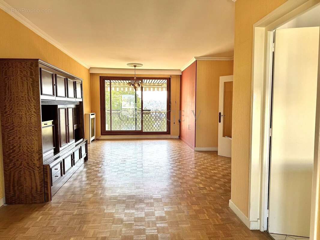Appartement à BOURG-LA-REINE