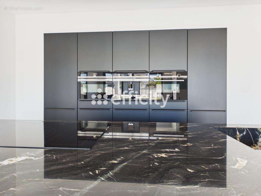 Maison 163 m² à Peronnas  - photo 13