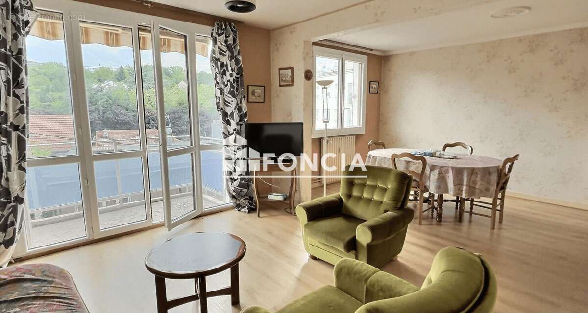 Appartement à SAINT-ETIENNE