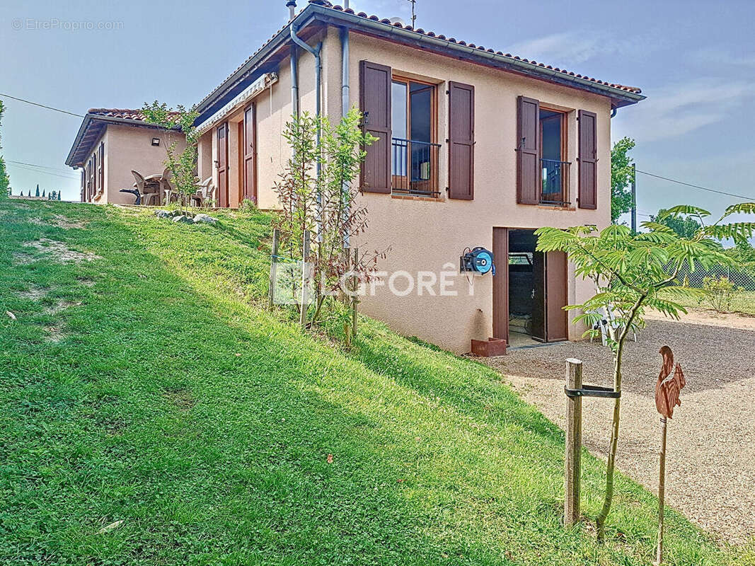 Maison à VILLIE-MORGON