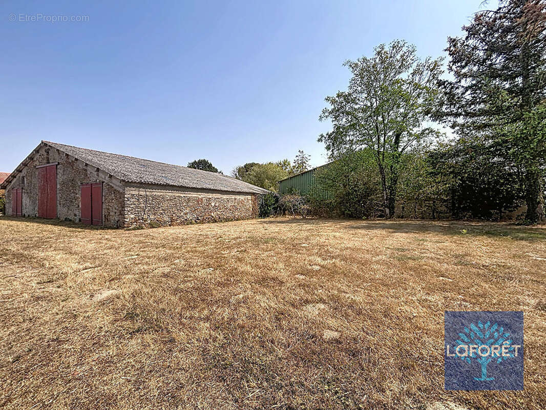 Grange à réhabiliter - un beau projet à deux pas de la roche-sur-yon - photo 8