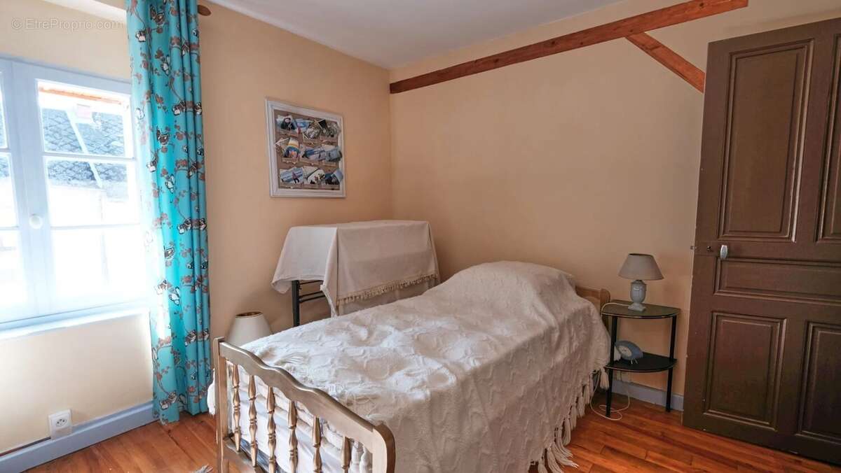 Maison à ROUSSILLON-EN-MORVAN