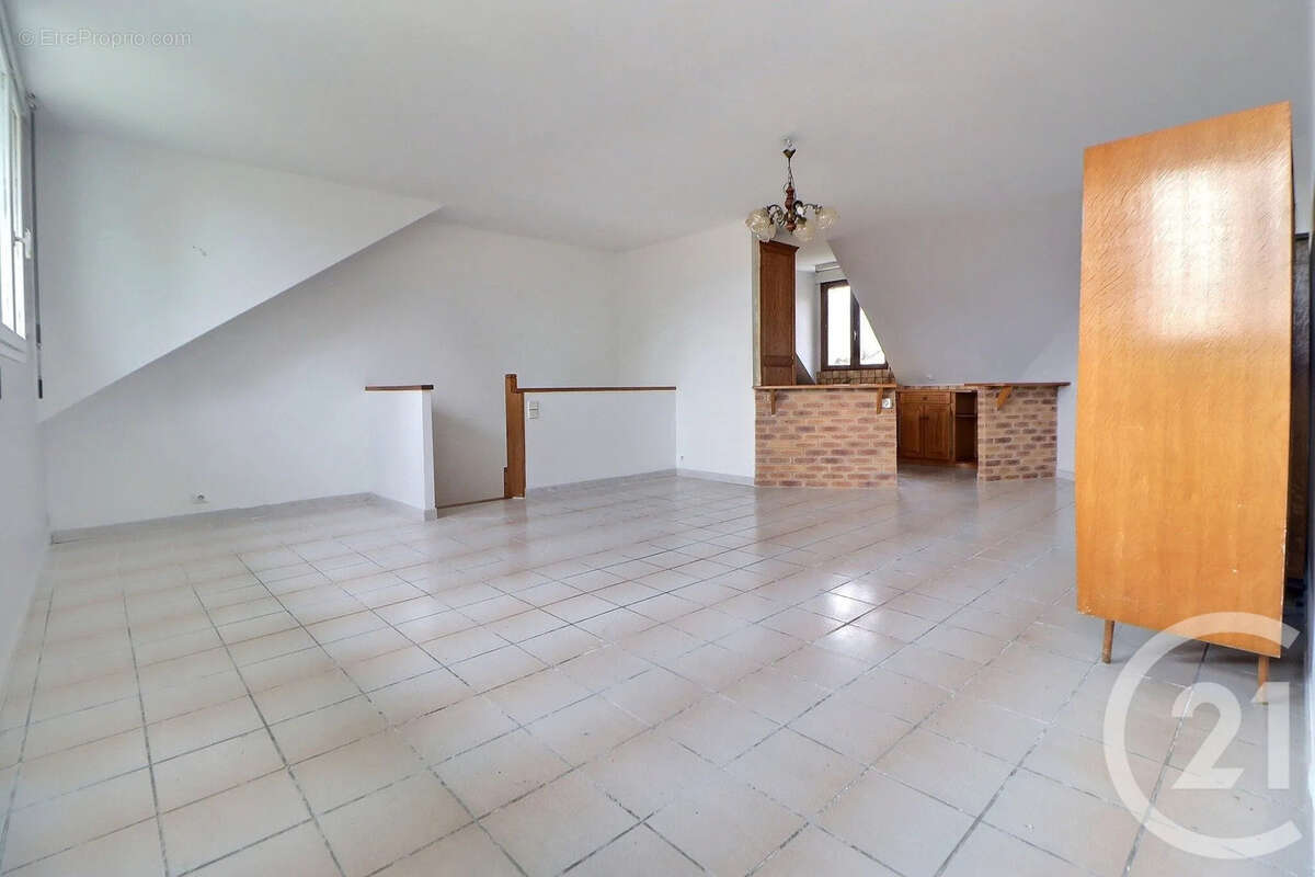 Maison 171 m² à Aulnay-Sous-Bois  - photo 4