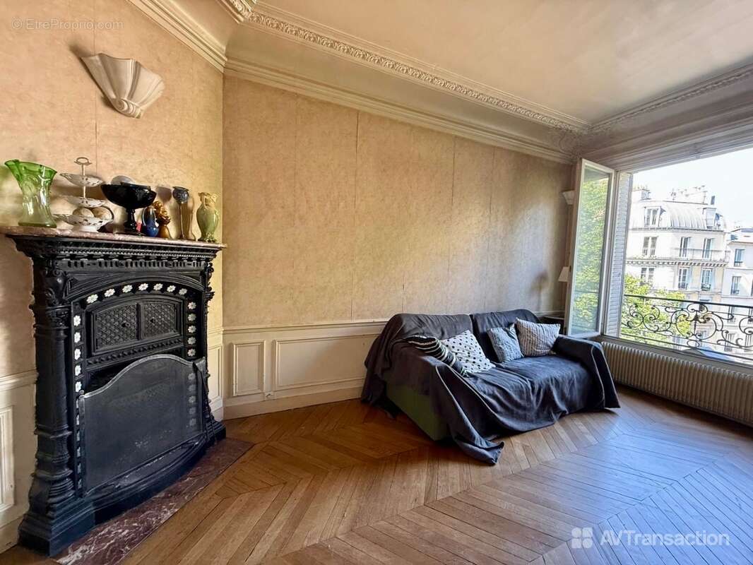 Appartement à PARIS-18E