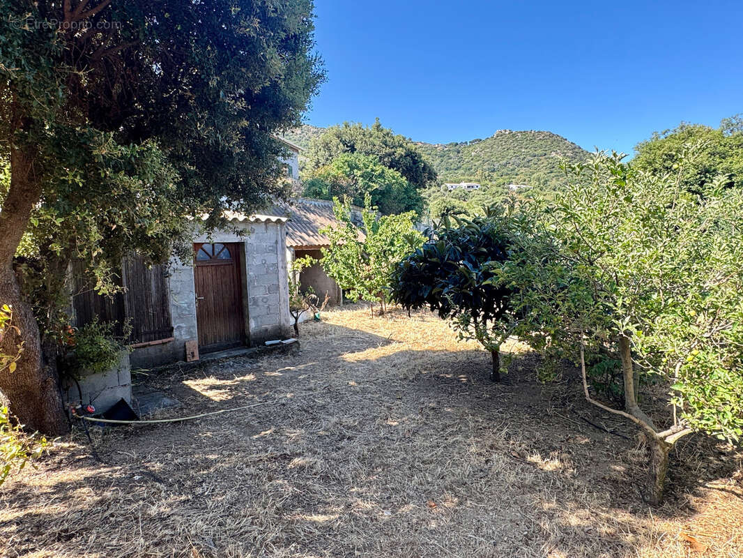 Propriété à rénover 8 pièces vue mer panoramique, 3 appartements et fort potentiel.  (20) - photo 13