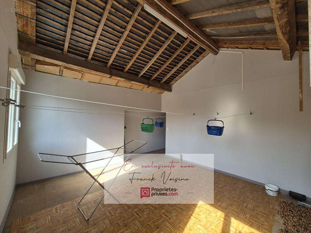 A VENDRE en Exclusivité à Saint Paul en Pareds, maison de 127 m2 avec 3 chambres et plusieurs dépendances sur plusieurs parcelle - photo 12