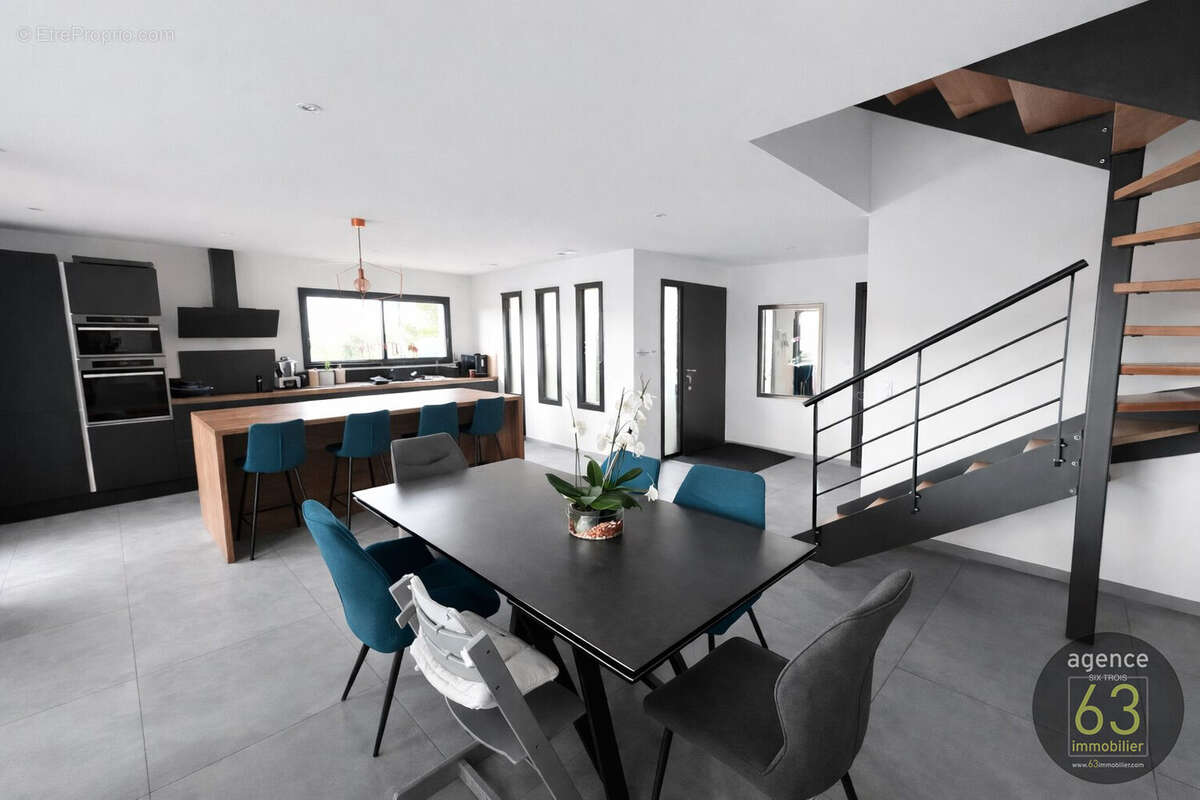 Maison à SAINT-AMANT-TALLENDE