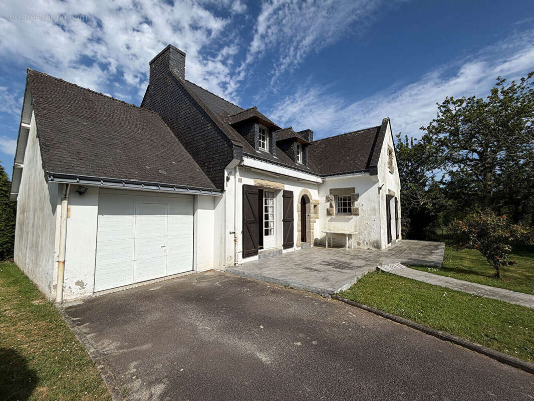Maison à PLOUGOUMELEN