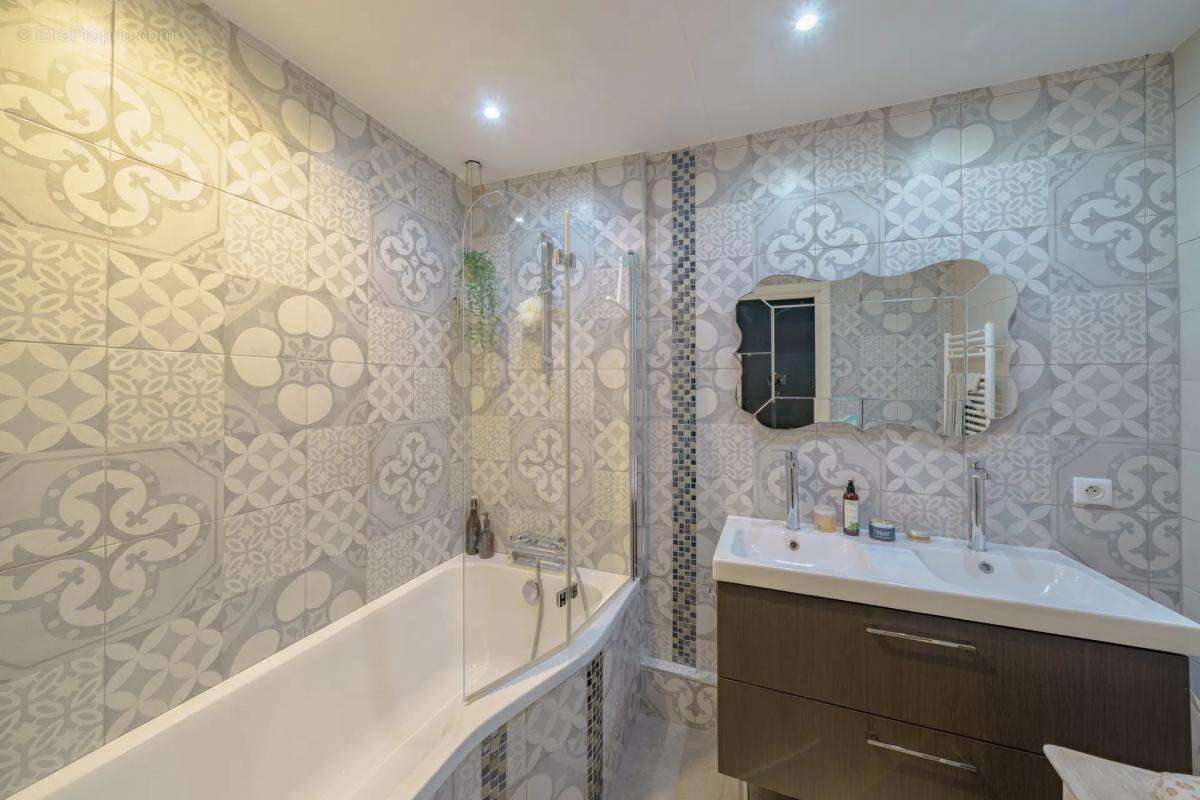 Maison à LA VALETTE-DU-VAR