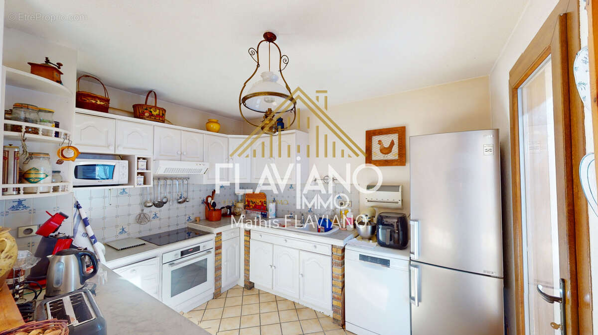 Maison à ENCHASTRAYES