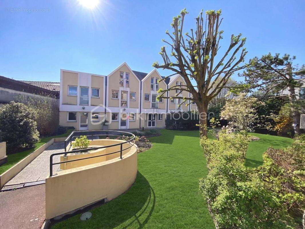 Commerce à SAINT-GERMAIN-EN-LAYE