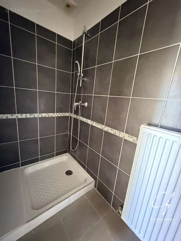 Appartement à ROQUEBRUNE-SUR-ARGENS