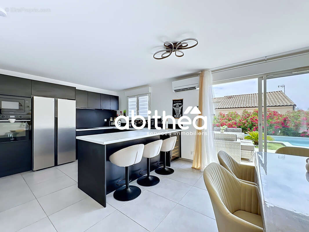 Villa 3 faces - 131 m2 - 4 chambres dont 1 au rdc - jardin piscine et garage - montblanc - photo 4