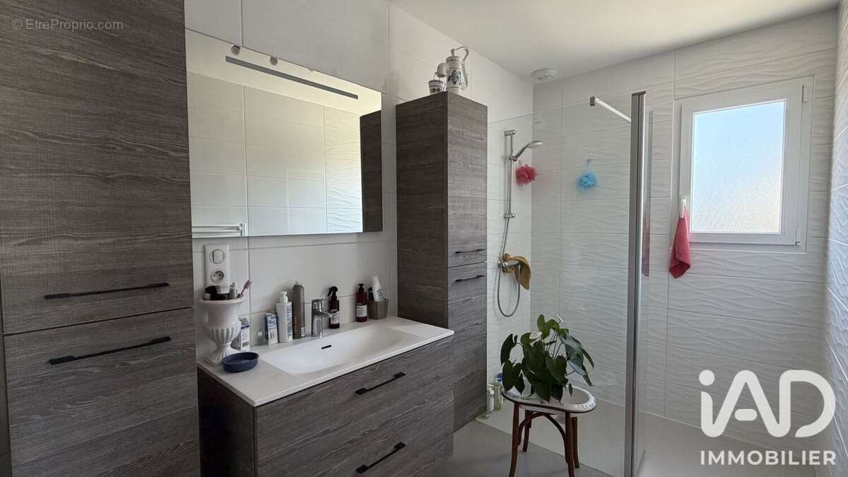 Maison 110 m² à Mereau  - photo 8