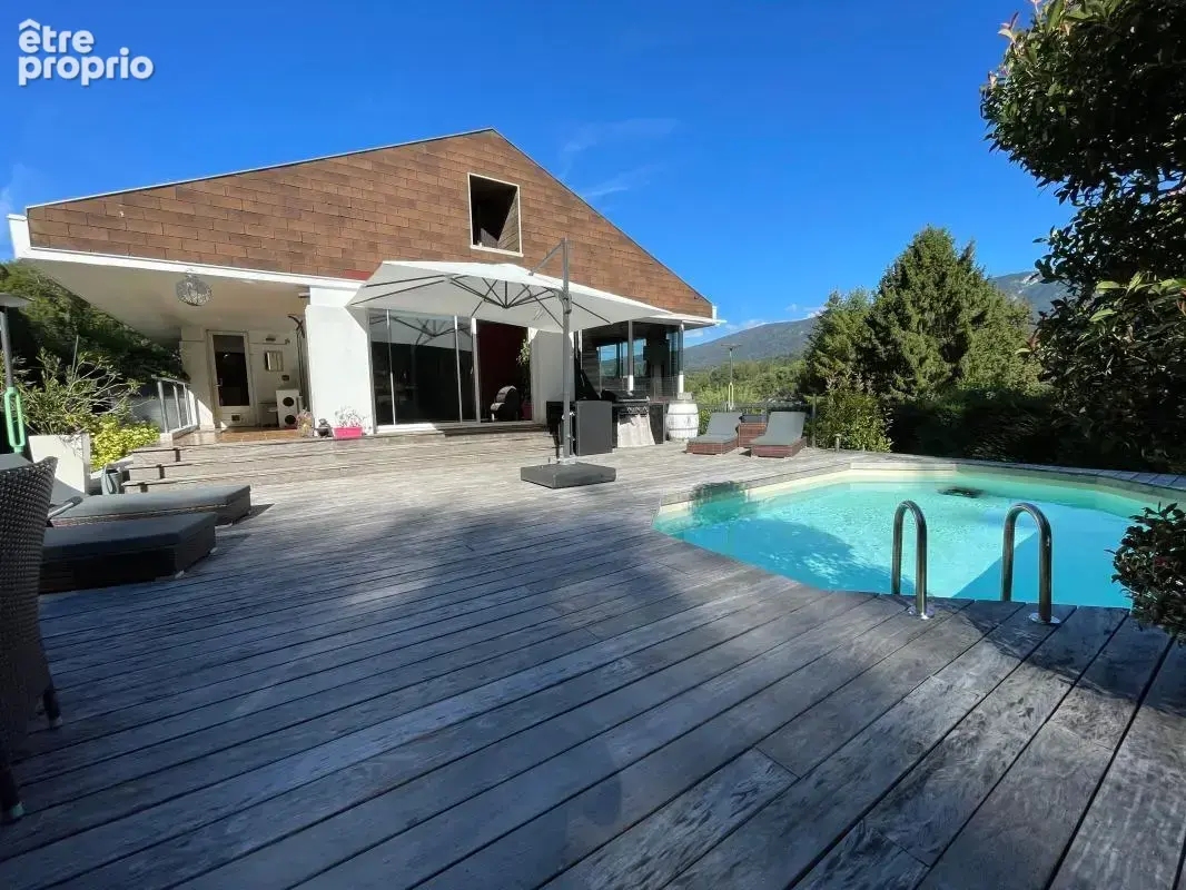 Photo Maison à Alby-Sur-Cheran au prix de 689 000€
