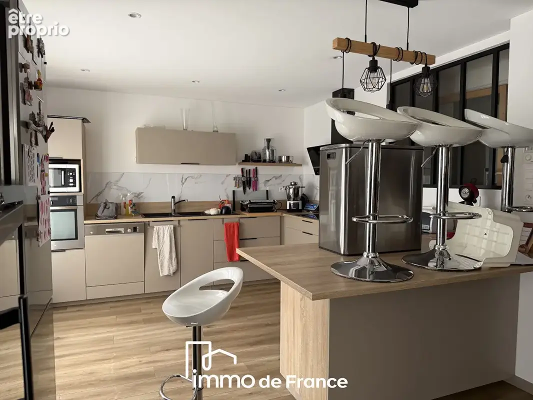 Maison Type 7 sur une parcelle de 1734 m² - photo 2