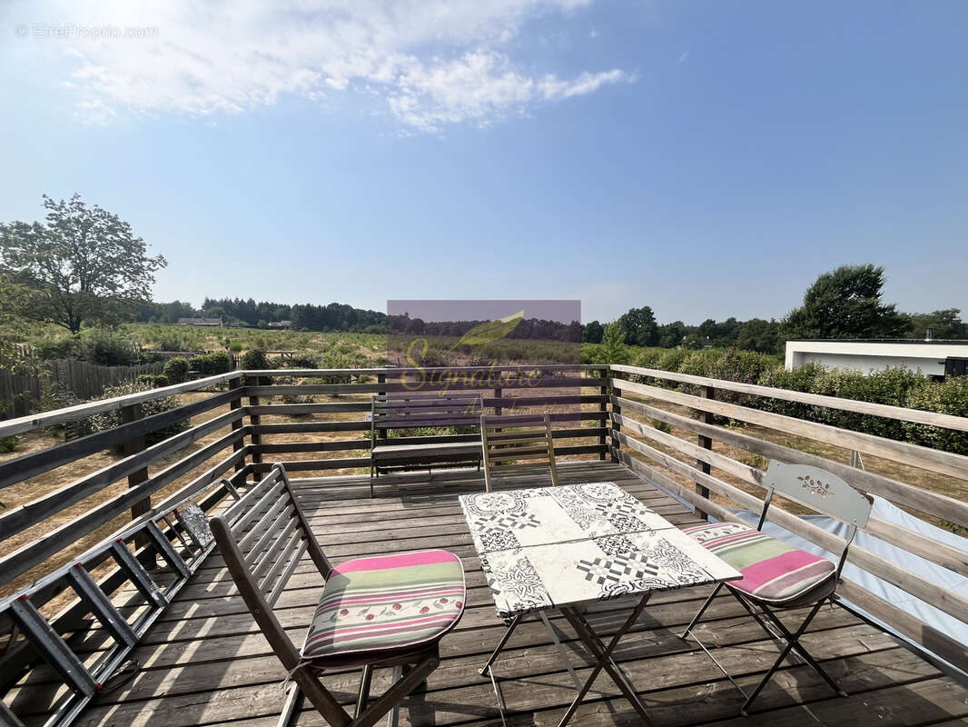 Maison familiale en ossature bois de 145 m2, quatre chambres.  Terrain de 1824 m2 garage double. - photo 5