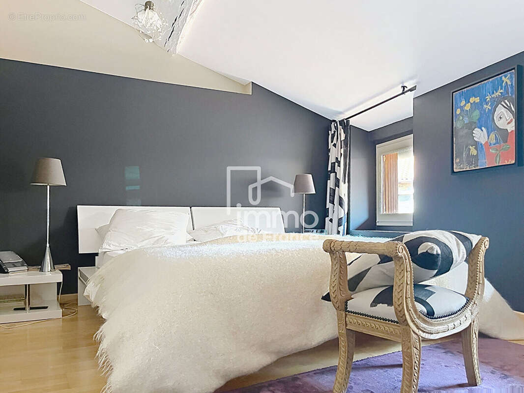 Appartement Bourg En Bresse 5 pièce(s) 155 m2 avec GARAGE + stationnement - photo 11