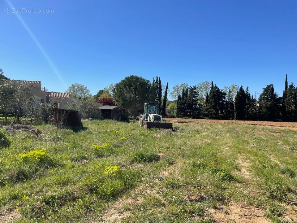 Terrain à MOUSSAN