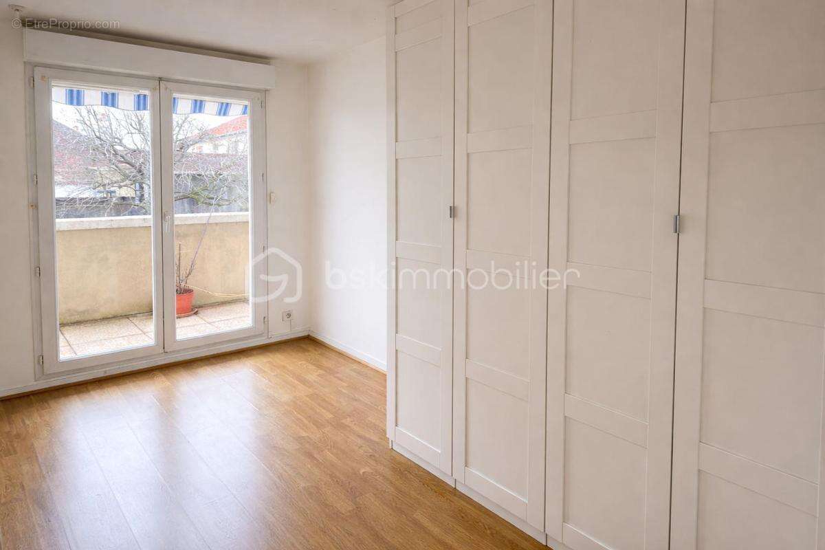 Appartement à LE BLANC-MESNIL