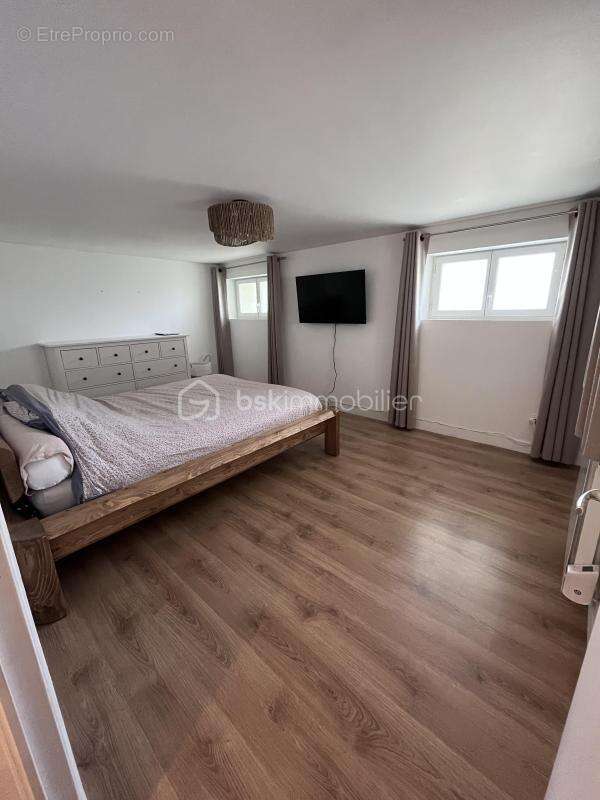 Appartement à FONTENAY-LE-VICOMTE