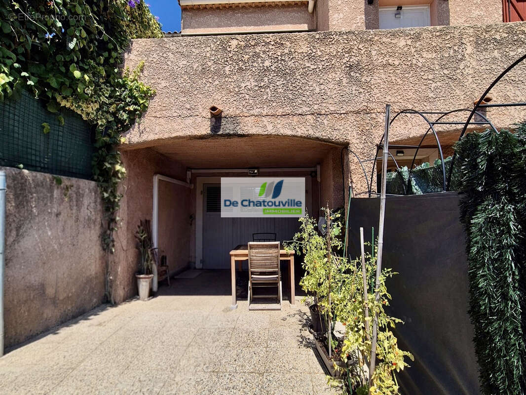 La Garde 83 - Maison divisée - Garage - photo 8