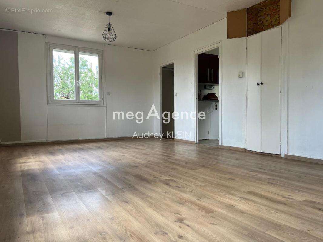 Maison sur sous sol total et son terrain de 671m2 - photo 2