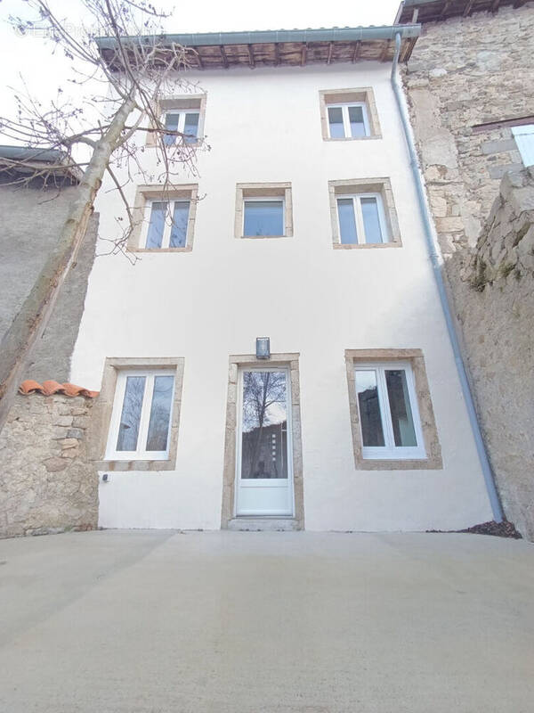 Autre à SAINT-PIERRE-DU-CHAMP