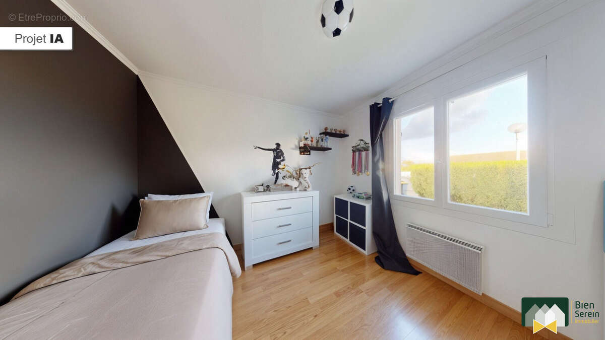 Chambre 3  - Maison à CLEVILLIERS