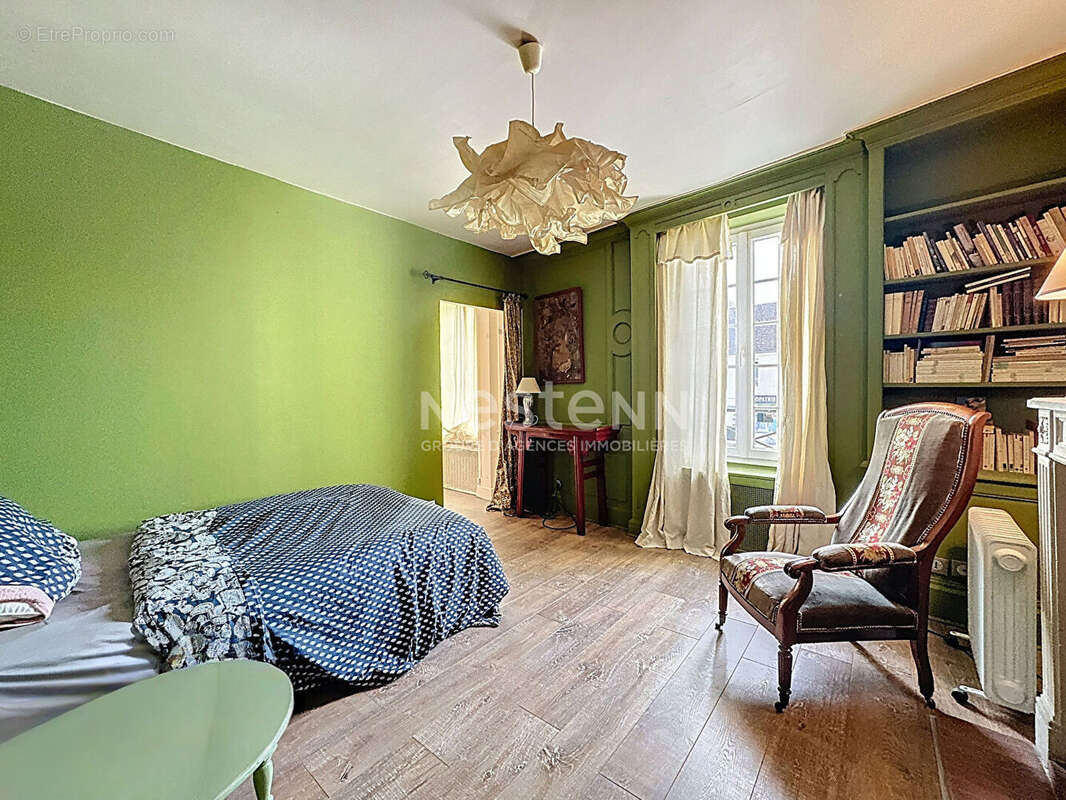 Appartement à LAMORLAYE