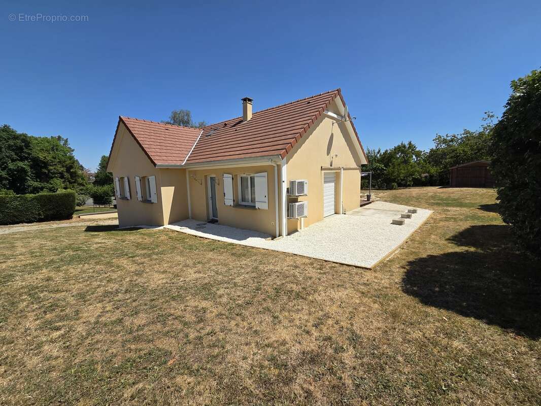 Appartement 119 m² à Le Grand-Bourg  - photo 2