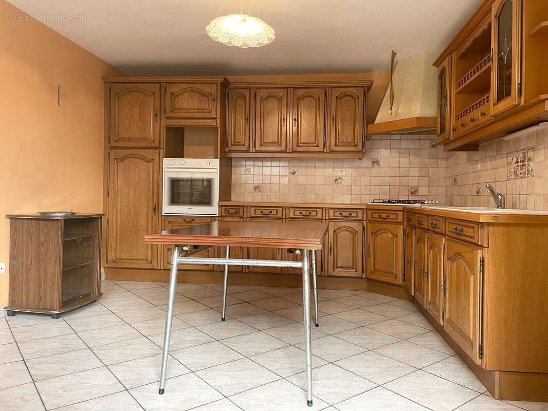 Maison à BONNETABLE