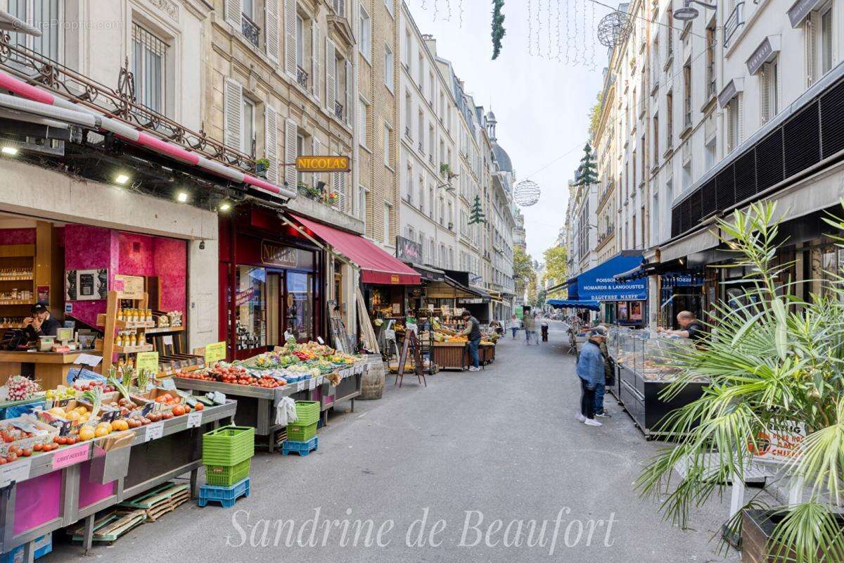 Appartement à PARIS-17E