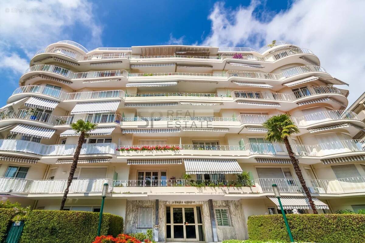 Appartement à LE CANNET