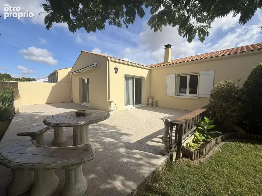 Maison à SAINT-SAUVEUR-D'AUNIS