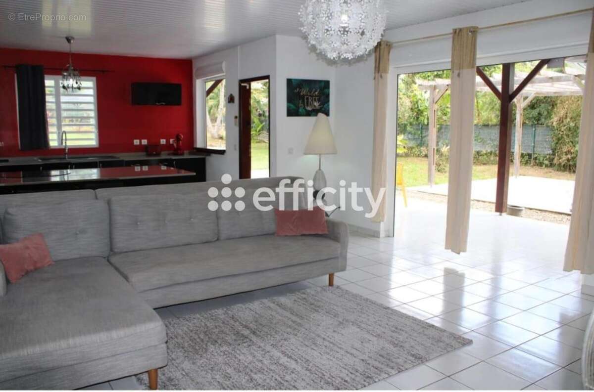 Maison 90 m² à Matoury  - photo 2